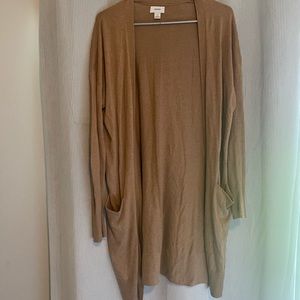 Camel cardigan with pockets